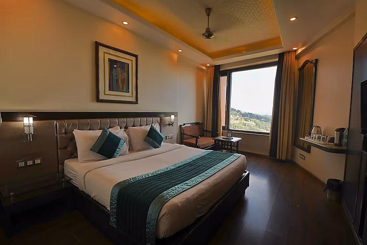 Club Room - View 1